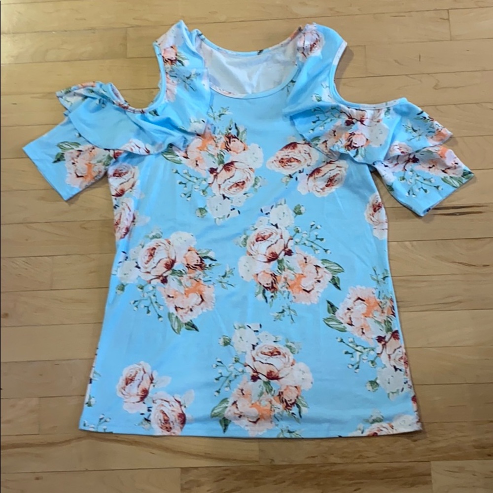 Blue floral top